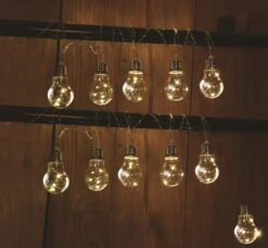 Solar Partylight 10x Transparant - L 3,8 M - 2 M Lead 7 Solar Partylight 10x Transparant - L 3,8 M - 2 M Lead -Goedkope Groen & Gereedschap Winkel 10x kunststof solar lamp aan snoer 3 8m 1500x1385 642eb5147b234 l